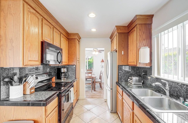 Modern San Diego Bungalow w/ Yard - 5 Mi to Beach!