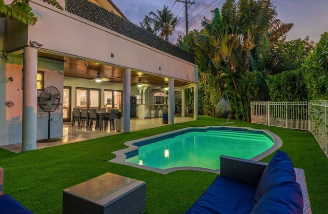 Modern Secluded 6BR/4.5BA Paradise w/ Pool&Jacuzzi