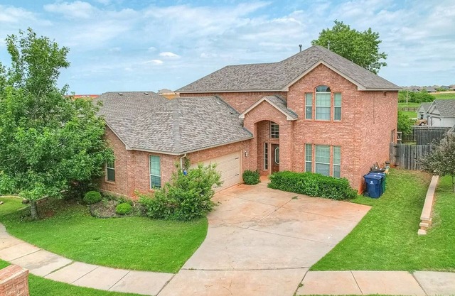 Modern, Spacious, Comfy & Cozy quiet retreat with king size beds for longer stay