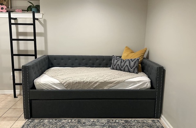 Modern spacious home - 10min walk Rittenhouse amazing views w/roof deck sleeps 6