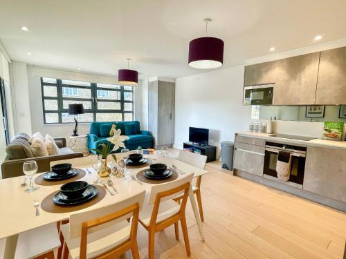 Modern Studio Flats and 3-Bed Apartment with Balcony near Marylebone, St Johns Wood, Regents Park