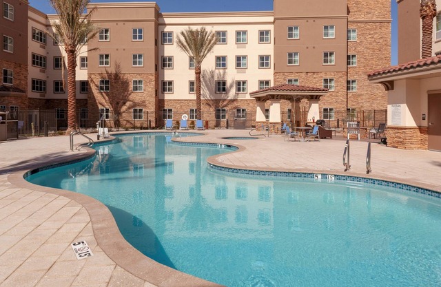 Estudio moderno en Phoenix | Bañera de hidromasaje + piscina al aire libre + centro de negocios las 24 horas