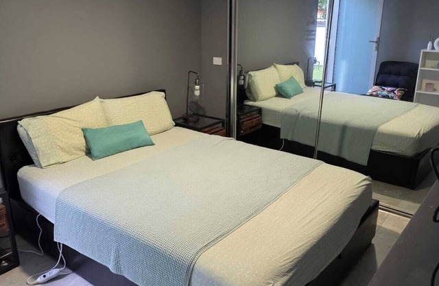 Modern&Stylish - Self-contained Condo / Apartment