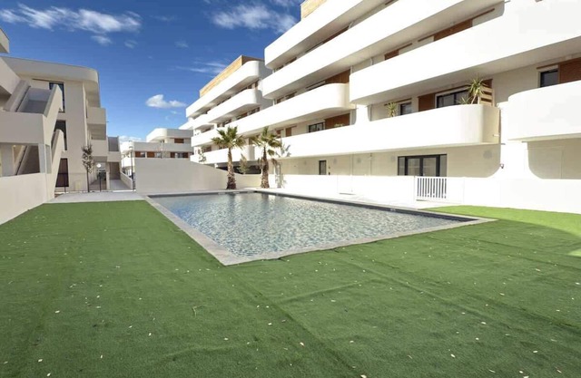 Modern T3 Apartment with Garden Terrace and Pool