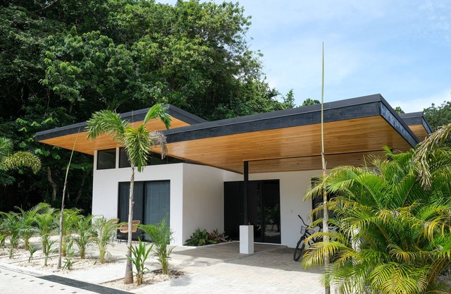 Modern Tropical Residence w/ Private Pool - Casa Mariposa