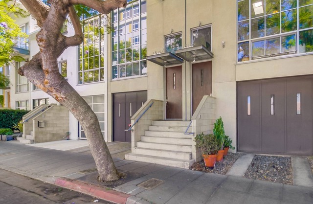 Modern Urban Row Home * 2 Blocks to San Diego Bay * A/C