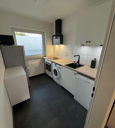 Modern & Zentral in Lev, schnell in Köln DDorf, schnelles WIFI, Netflix