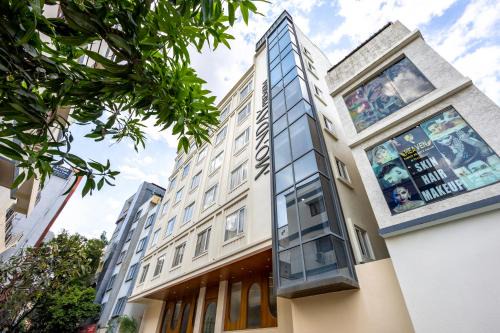 MONDAY PREMIUM Madhapur