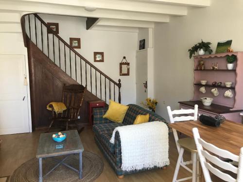 Montemboeuf - Cottage - Sleeps 2 - Parking