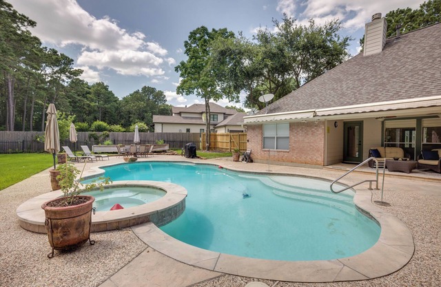 Montgomery Home: Yard, Heated Pool, & Hot Tub!