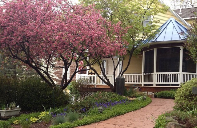 Moore's Mountain Inn - 3 Bedrooms - Sleeps 1 to 6