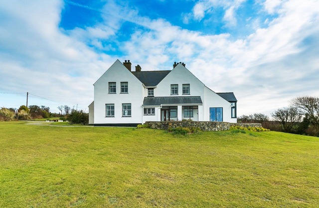 Moranedd - sleeps 10 guests in 5 bedrooms