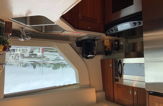 Motor Yacht Indulgence- ¿Alguna vez has soñado con un estilo de vida náutico? Cruceros incluidos!