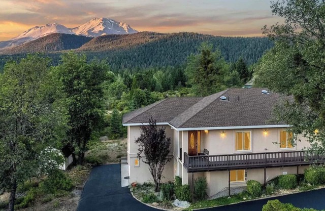 Mount Shasta is calling - The House of Light
