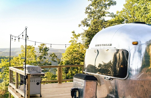 Mountain Air Escape's Airstream Excella w/Hot Tub- Couples Retreat