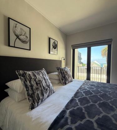 Mountain Bay Apartment with Sea and Mountain Views