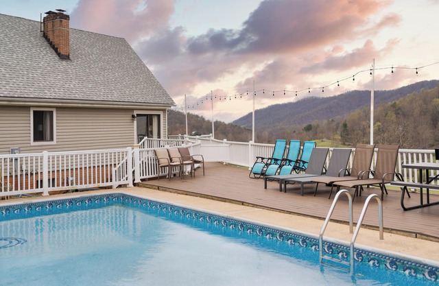 Secluded Cabin– Pool w/ Mountain Views + Trails