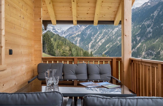 Chalet de montaña "Blosegghof Himmelblick" con vistas a la montaña y nueva bañera de hidromasaje