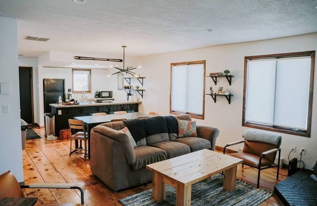Pet Friendly Fraser Condo - walk to shuttle & town