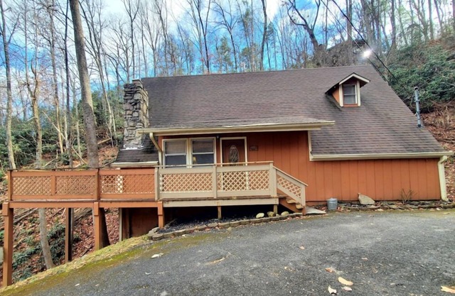 Mountain Getaway: 3-Bedroom Hidden Creek Chalet