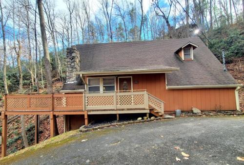 Mountain Getaway: 3-Bedroom Hidden Creek Chalet