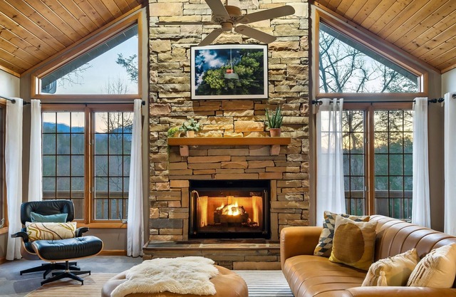 Mountain getaway with gorgeous views on 52 acres