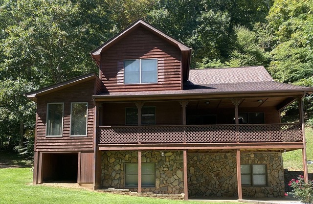 Mountain House minutes from West Jefferson