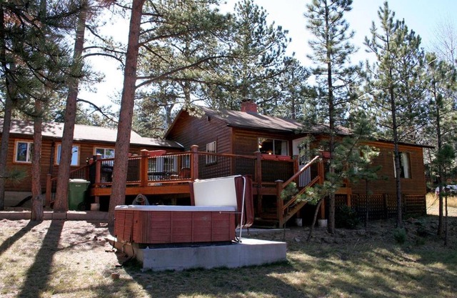 Mountain Pine Cabin by Rocky Mountain Resorts- #20NCD0296