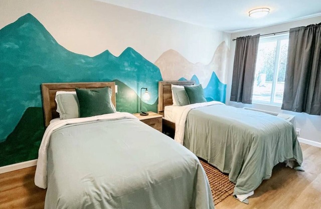 Mountain Room at The Trailblazer Unit 6