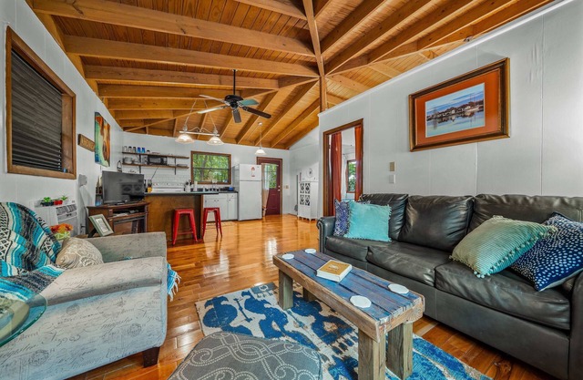 Mountain Treehouse - Magpie Nest