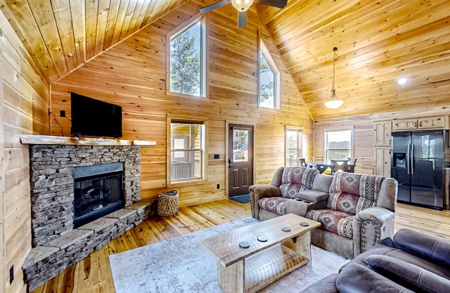Mountain-view cabin with screened deck, dog-friendly yard, firepit & fireplace