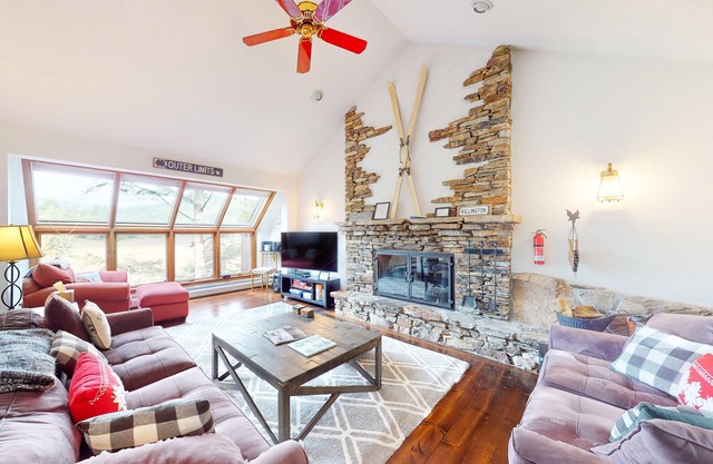 Mountain-view home with deck - minutes to Okemo Mountain & Skyeship Gondola