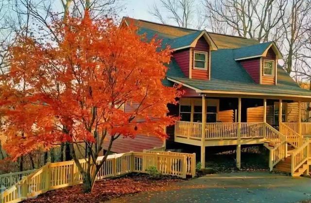 Mountain View, hot-tub, & 2 king beds! Close to many wineries!