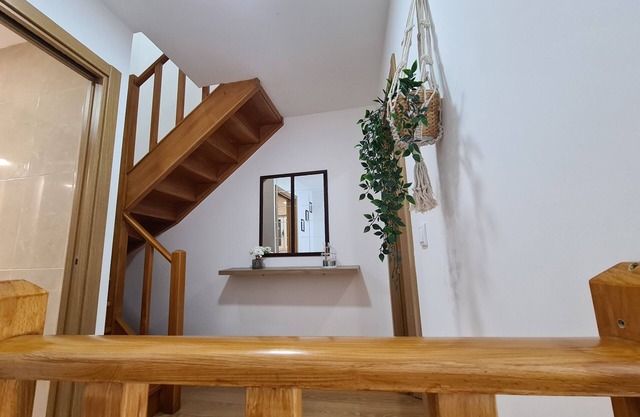 MR House - Self Check-in