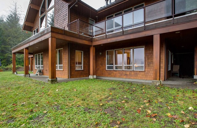 Mt. Baker Lodging Ensuite 15 - Sleeps 6!