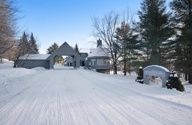 monte Nieve y Haystack / Ermita de la zona 3BR Condo