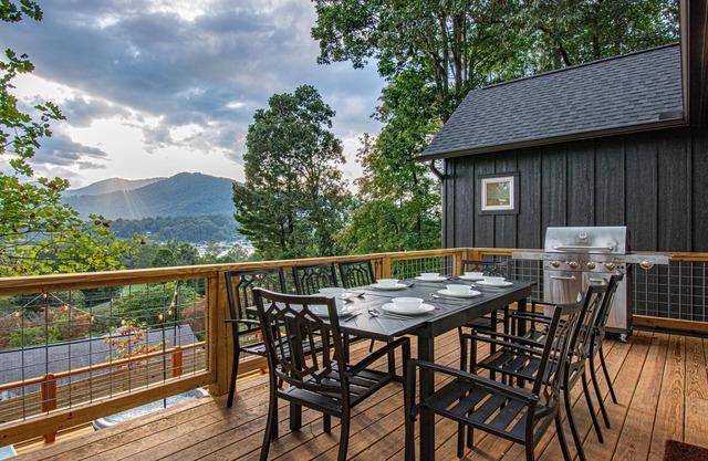 Mtn views - Hot -tub - Ice -bath - Fire- pit - Wifi