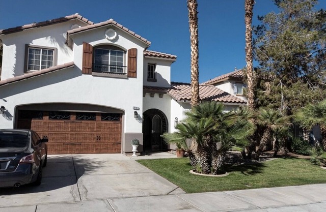 Muñoz Residence, Just 2 minutes away from Coachella fest - Family sized house