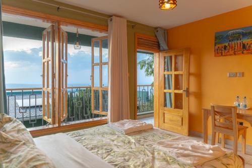 Mua Hills Tented Camp