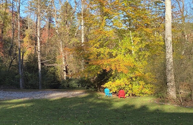 Mulberry House, privacy and comfort in sought after Pisgah Forest