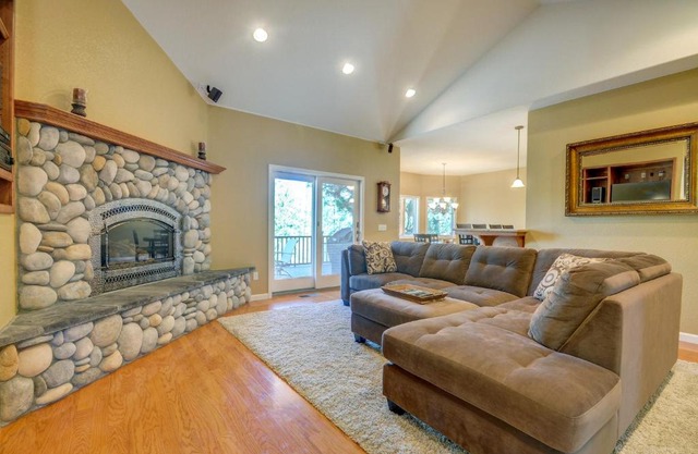 Mule Deer Cabin (4-538)