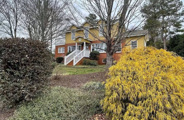 Multi bedroom house in Athens on Milledge Avenue