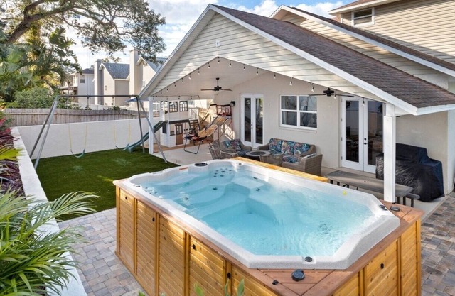 Multi Family, Close to Beaches, Great Back Yard