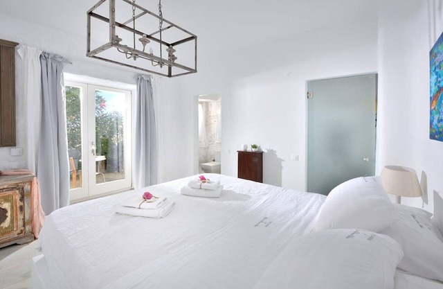 Mykonos Central Room | Superior Double Room | Double Room with Ensuite Bathroom | Garden View | Ftelia
