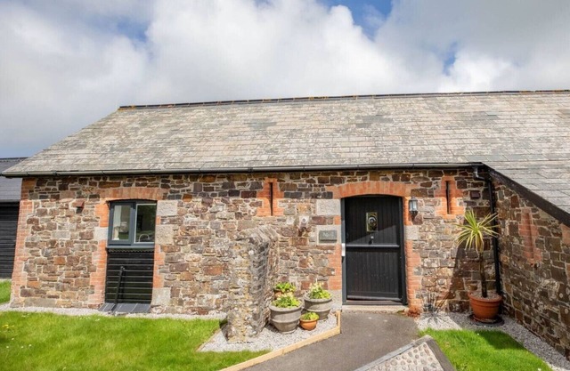 Myll - sleeps 4 guests in 3 bedrooms