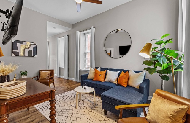 Casa de pueblo bellamente diseñada cerca de Anheuser Busch | RIGHT SIDE I JZ Alquileres de vacaciones