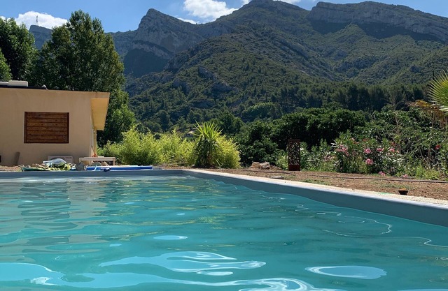 N Bottom of villa with heated pool