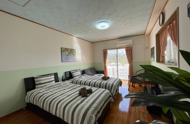 N205 Free parking Pineapple Park 2 minutes on / Nago Okinawa