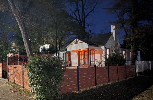 Airport Oasis Cottage