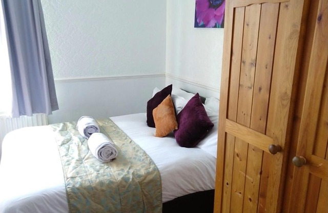 Napier Town House - Self Catering - Guesthouse Style - Twin and Double Rooms